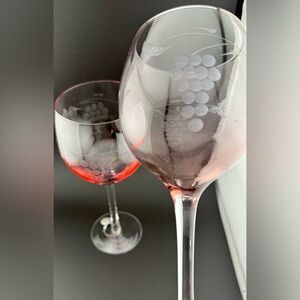 2 Elements etched w/grapes & vines wine glasses. 1 Pink & 1 Purple 16oz